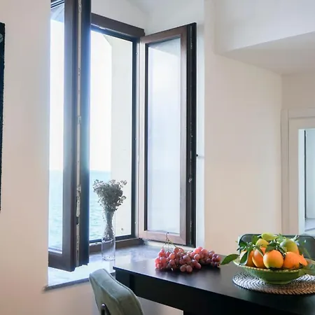 Palazzo Cettina Sul Mare Apartmán